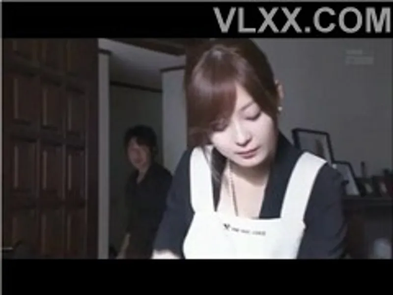 ông xã đi làm ăn, vợ ở nhà bị bồ của chị gái cưỡng hiếp